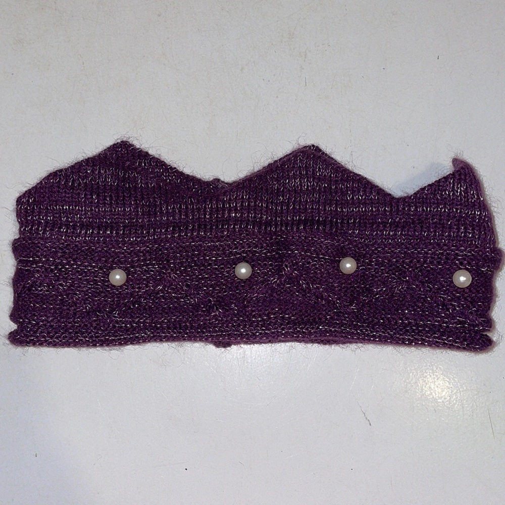 Children’s knitted crown ear warmer